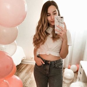 Meet your Posher, Alisia